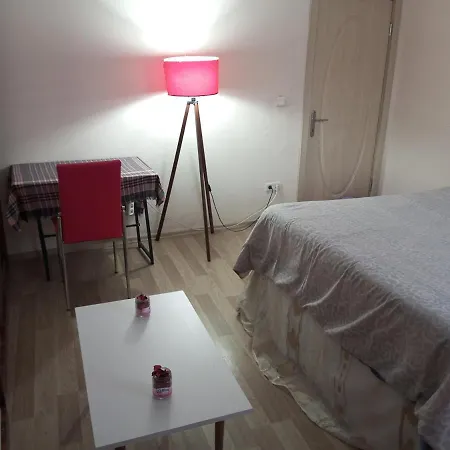 Hotel Private In #111 *